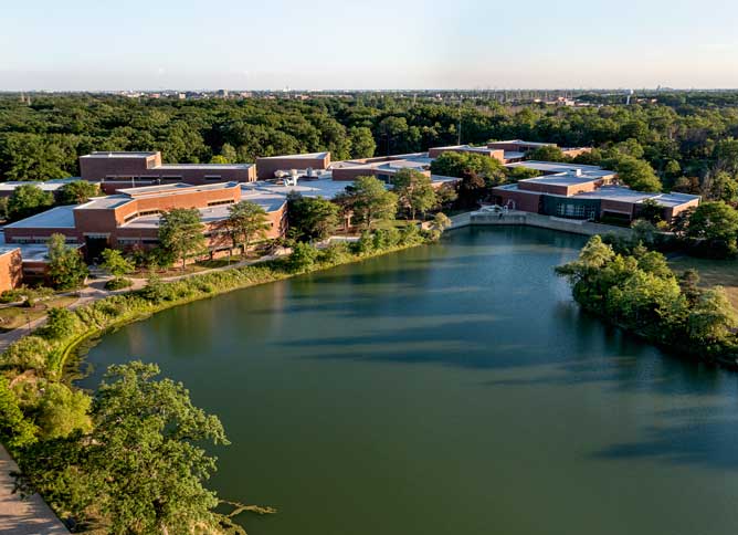 A photo of Oakton's Des Plaines campus